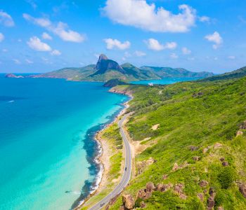 DU LỊCH HÙNG THIÊNG CÔN ĐẢO - VIẾNG MỘ CÔ SÁU